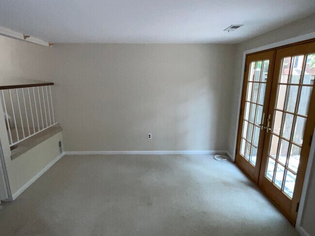 Building Photo - 1311 Templeton Pl