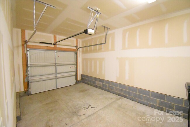 Building Photo - 9620 Camberley Ave NW