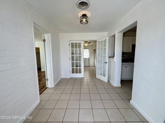 Building Photo - 288 Boylston Ave