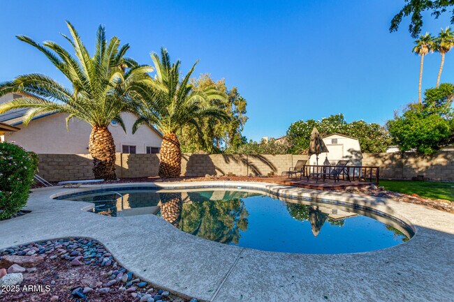 Building Photo - 2739 S Emerson Cir