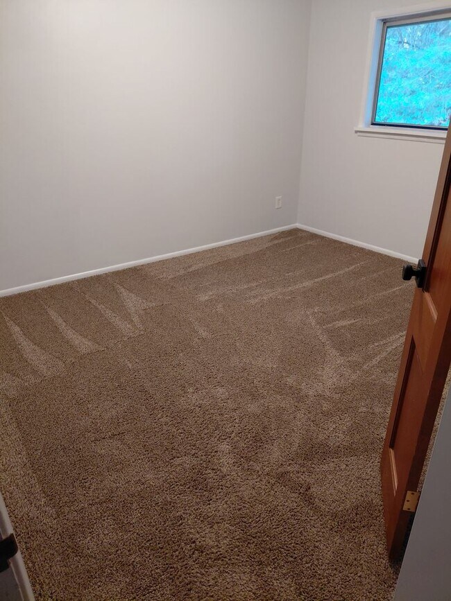 Building Photo - Silverdale Area Home