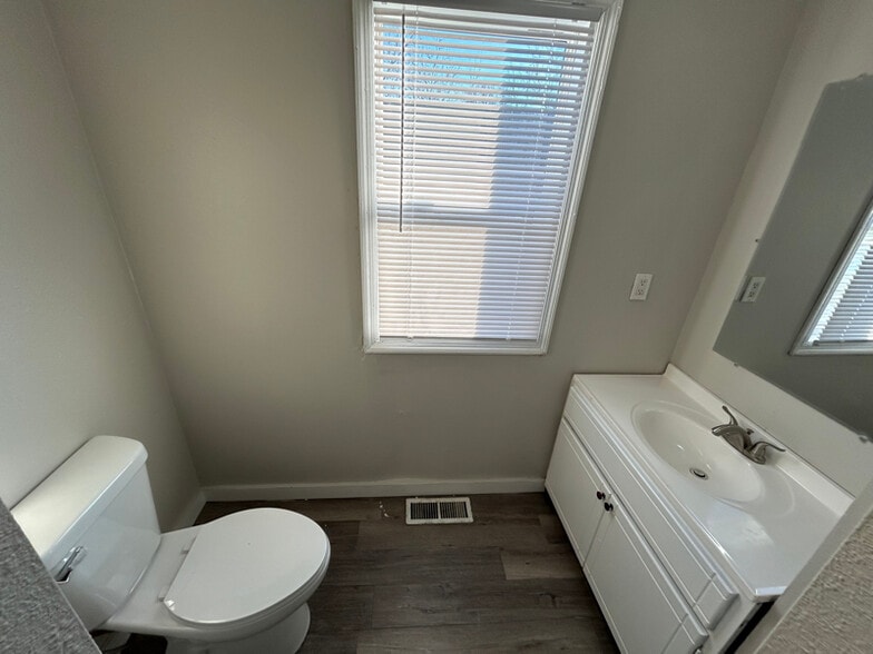 Building Photo - 221 2nd St N