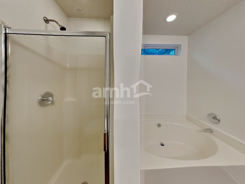 Building Photo - 14635 Devin Allen Dr