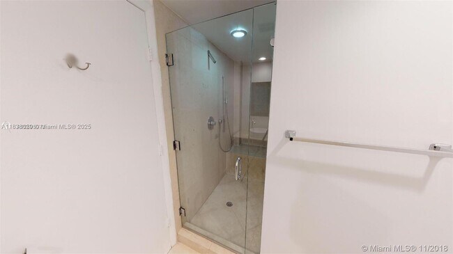 Building Photo - 465 Brickell Ave