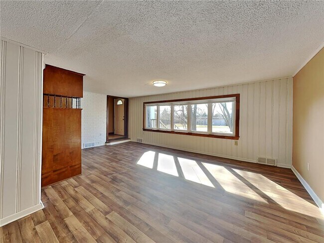 Building Photo - 2910 Louisiana Ave N