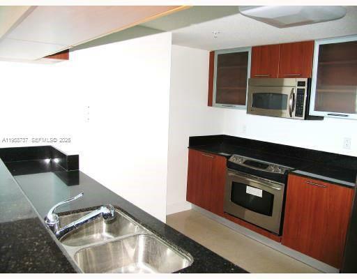 Building Photo - 1800 N Bayshore Dr