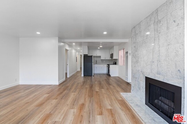 Building Photo - 122 Buccaneer St