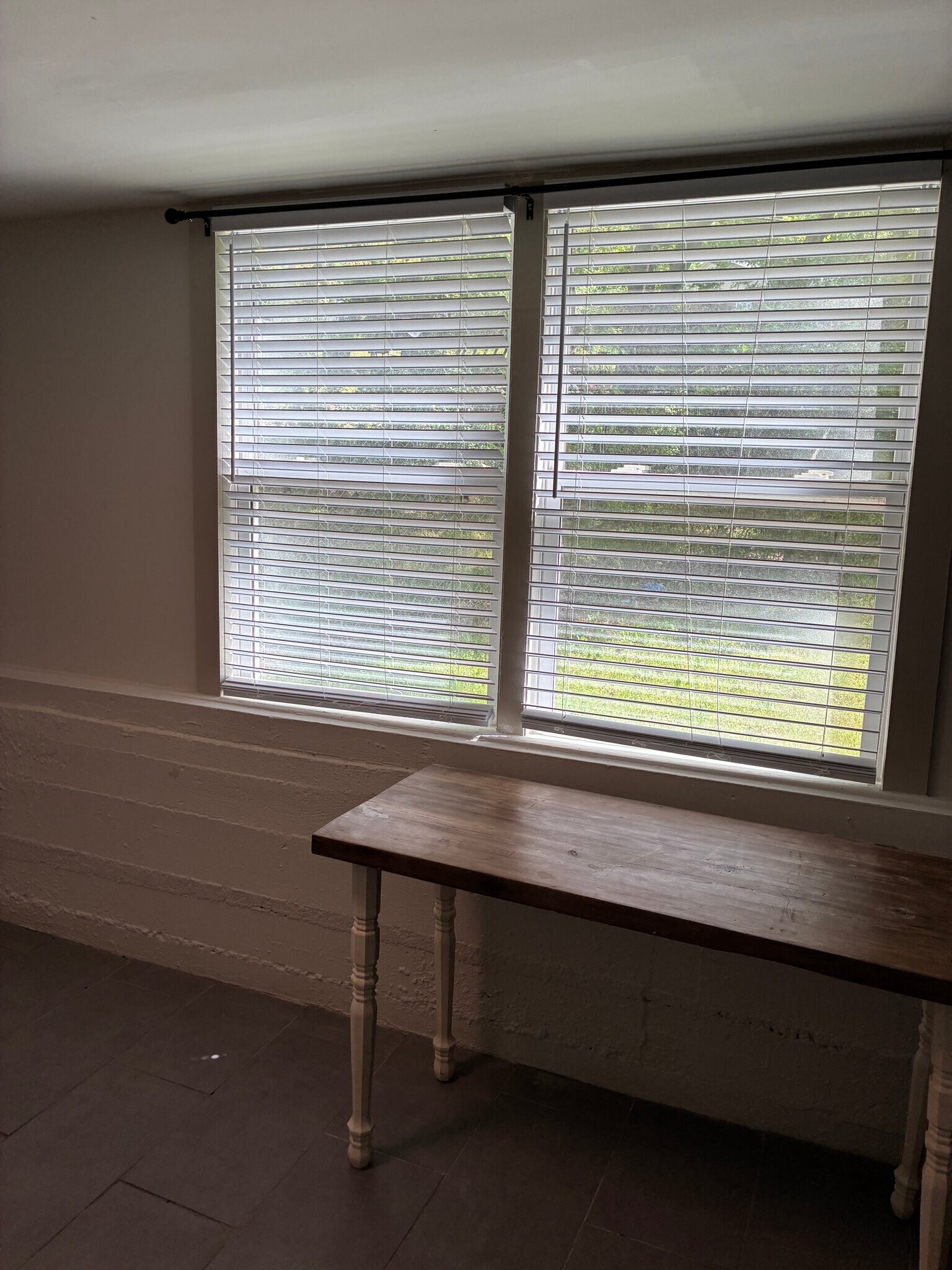 Building Photo - 528 N Royal Ave