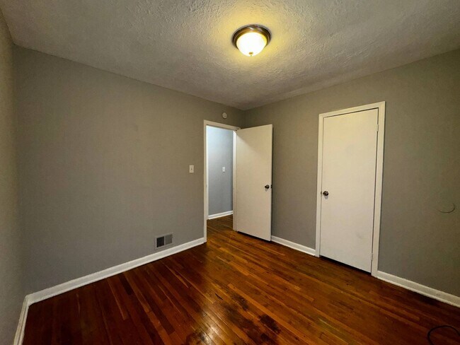 Building Photo - 11515 Hackett St