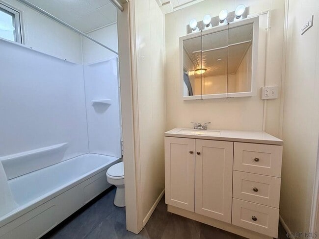 Building Photo - 514 Euclid Ave