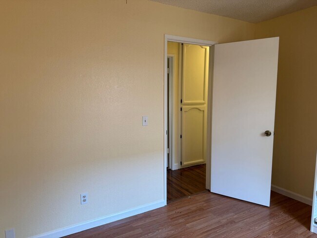 Building Photo - 2940 Candido Dr