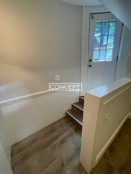 Building Photo - 379 Commonwealth Ave