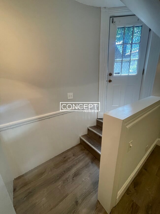 Building Photo - 379 Commonwealth Ave