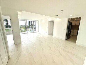 Building Photo - 6797 Willow Wood Dr