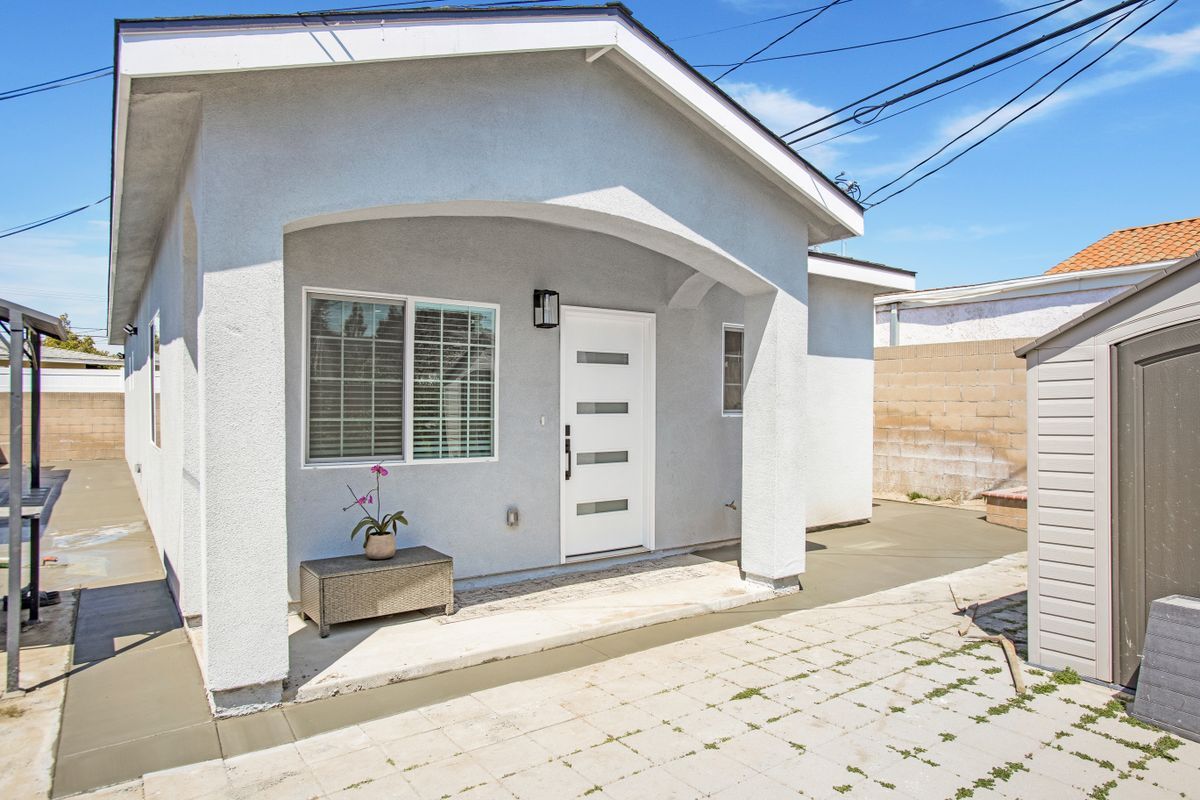 Building Photo - 9905 Lenore Dr