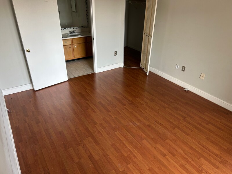 Building Photo - 2550 SW 18th Terrace