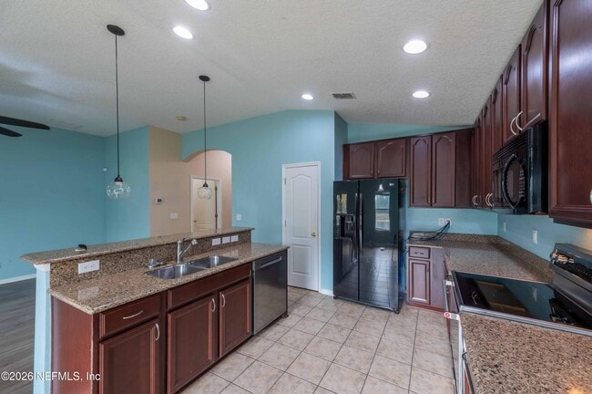 Building Photo - 4667 Pine Lake Dr