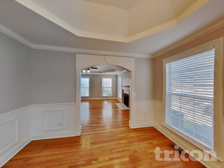 Building Photo - 4412 Spring Cove Dr