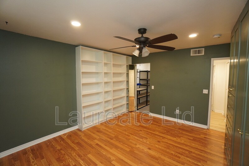 Building Photo - 431 Wright St