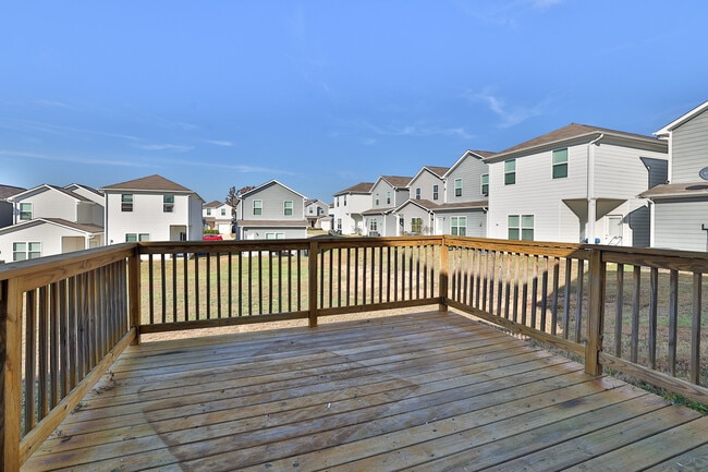 Building Photo - 6393 Raibow Row