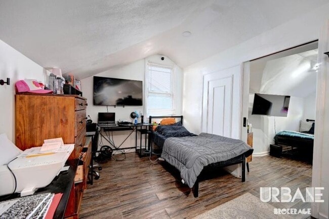Building Photo - 2 bedroom in OZONE PARK NY 11417