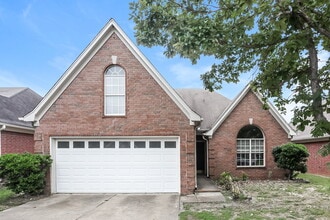 Building Photo - 8243 Cross Point Dr