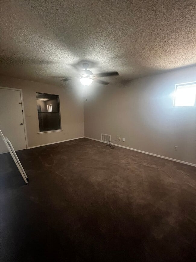 Building Photo - 4802 Skywood Dr