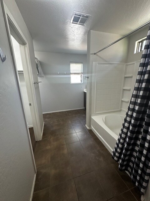 Building Photo - 3437 E Harwell Rd