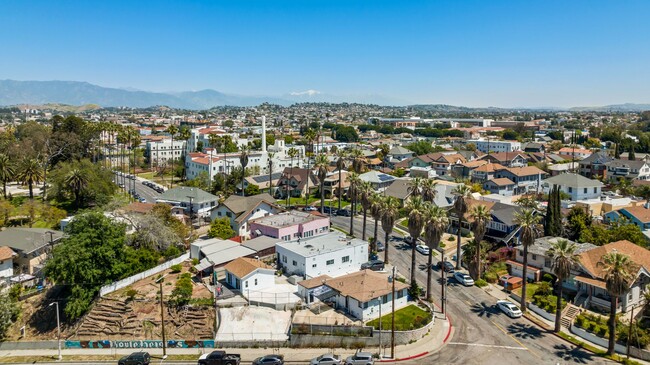 Building Photo - East LA duplex