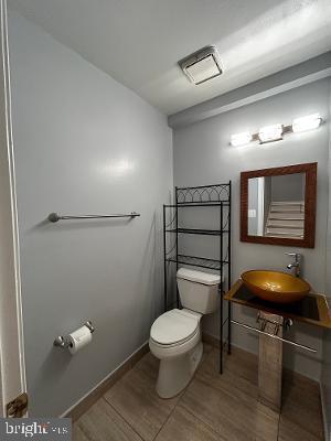 Building Photo - 5910 Ambassador Way