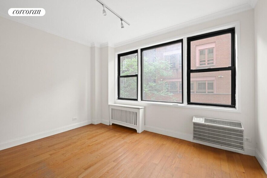 Building Photo - 333 E 34th St