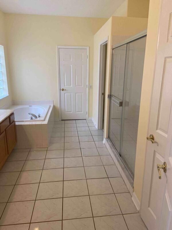 Building Photo - 7830 St Andrews Cir