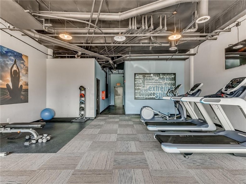 Building Photo - 1320 12th Ave SE