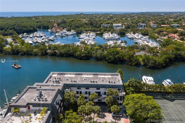 Primary Photo - 6901 Edgewater Dr