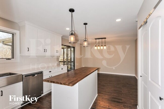 Building Photo - 1218 Brookstone Terrace