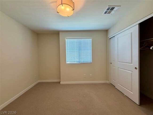 Building Photo - 227 Jaldena Ln