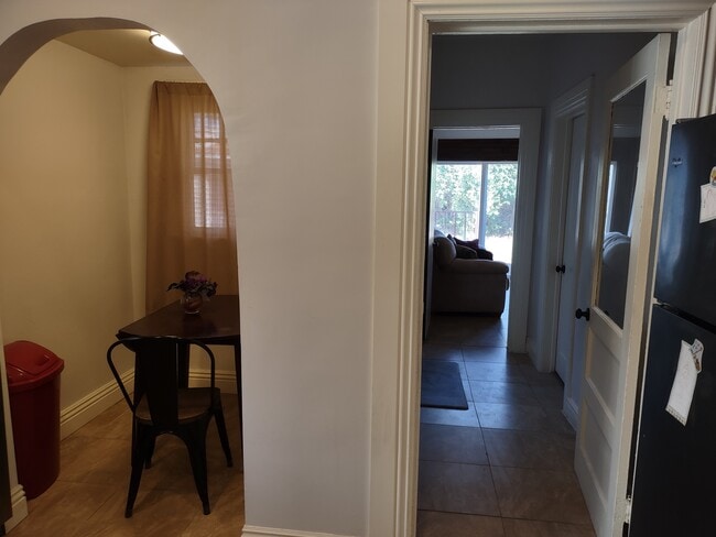 Kitchen Nook with view to the den - 2142 S Victoria Ave