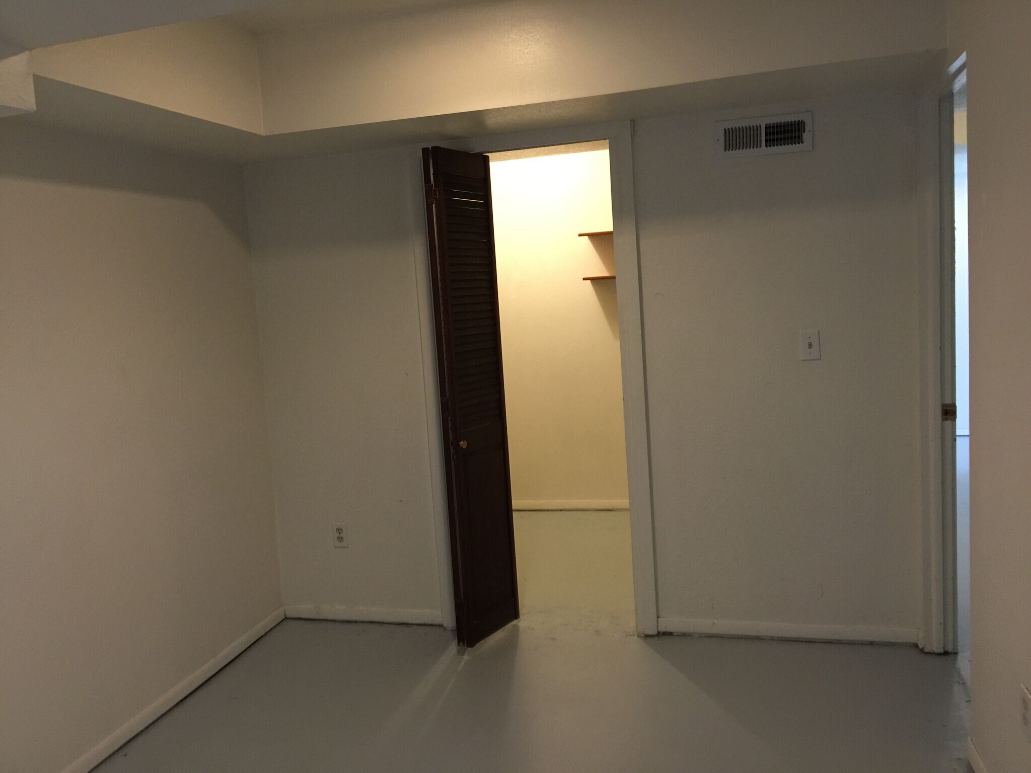 Building Photo - 418 NW Maryland St