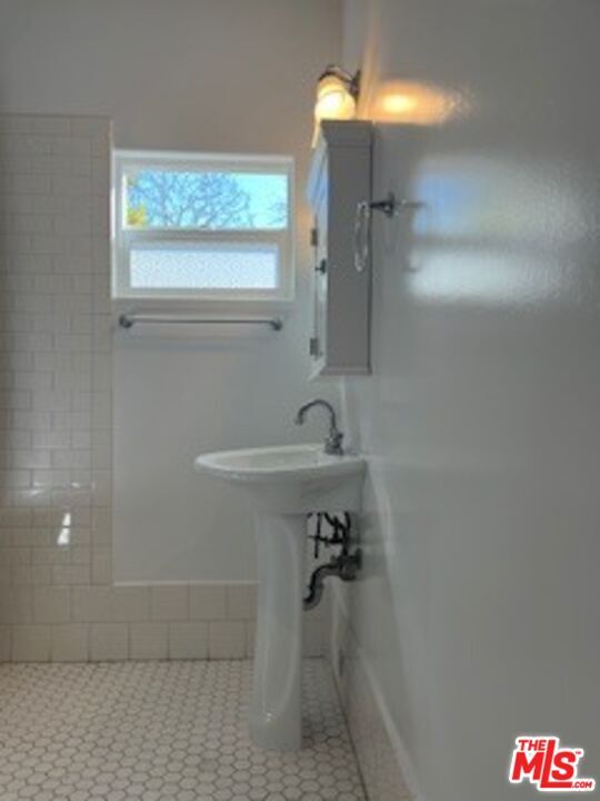 Building Photo - 8302 S Sepulveda Blvd