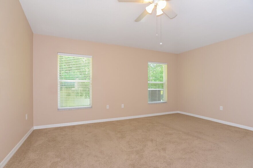 Building Photo - 7241 Twin Cedar Ln