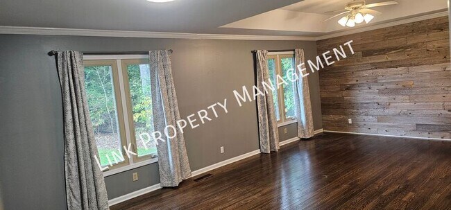 Building Photo - 7701 Elizabeth Way Dr