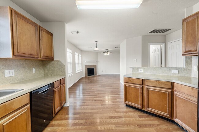 Building Photo - 3111 Holly Ranch Dr