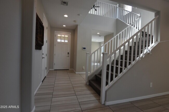 Building Photo - 250 E Wisteria Dr