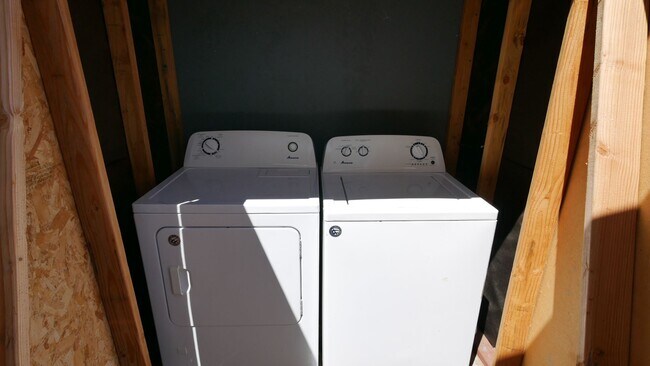 Building Photo - 5545 Mary Lane Dr