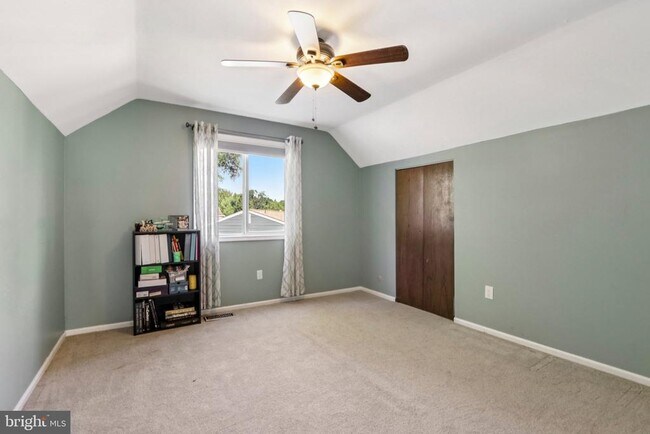 Building Photo - 608 Orchard Ct
