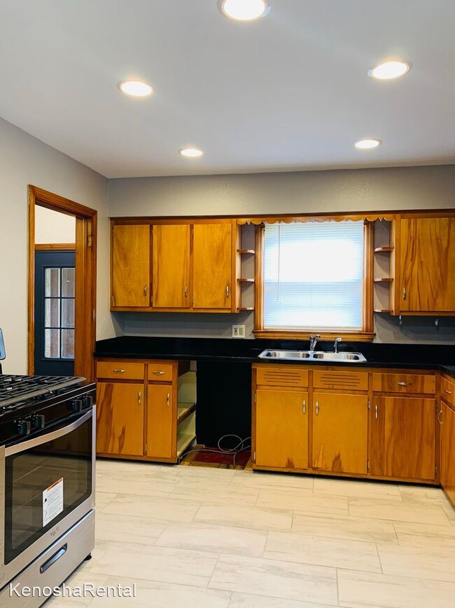 Building Photo - 3 br, 1 bath House - 7807 28th Avenue