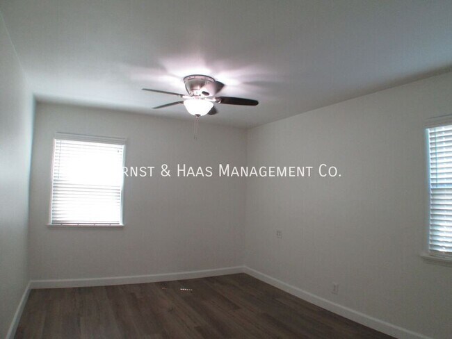 Building Photo - 4531 N Banner Dr