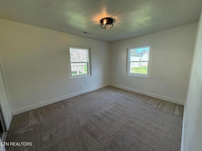 Building Photo - 1712 Vada Cir