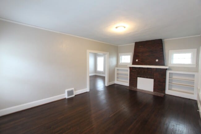 Building Photo - New On The Market!! Will not last long at this price. Better Hurry!!