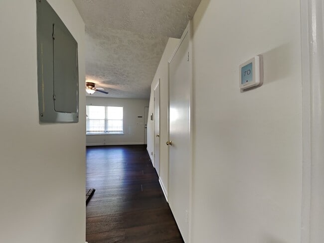 Building Photo - 1012 Patio Dr